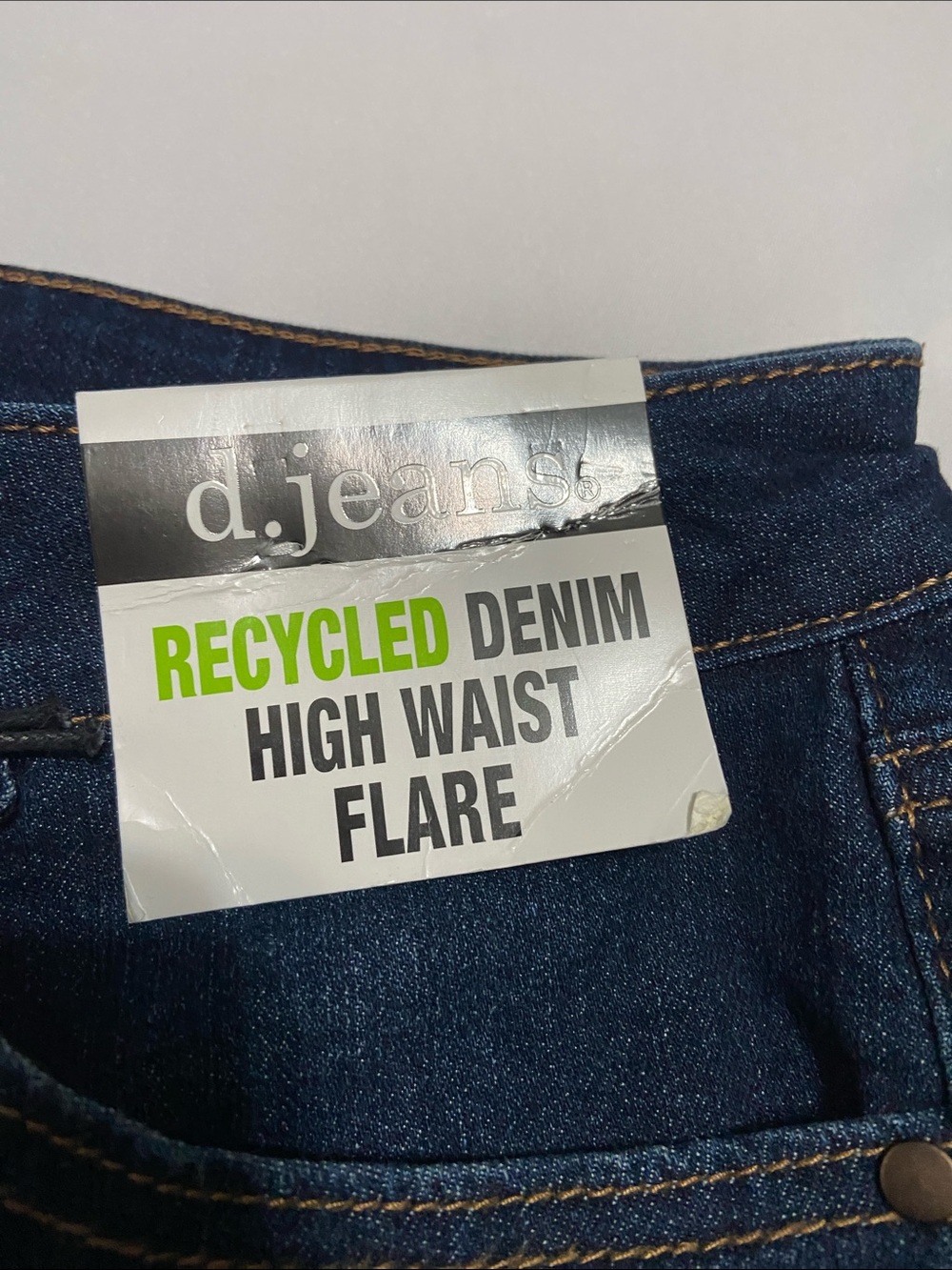 d. jeans NWT Women's High Waist Flared Dark Wash Denim Jeans Size 8 - Picture 2 of 7
